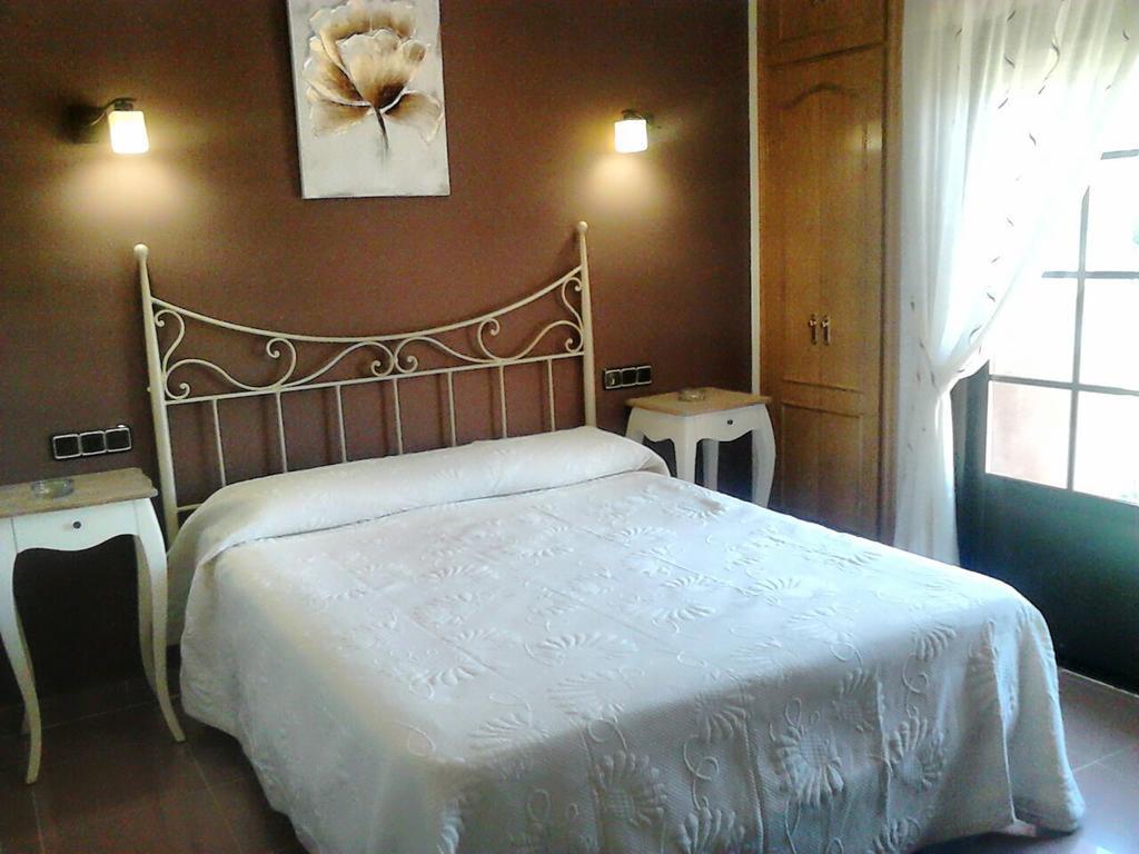 Hostal Restaurante Solaire Castañar de Ibor Quarto foto