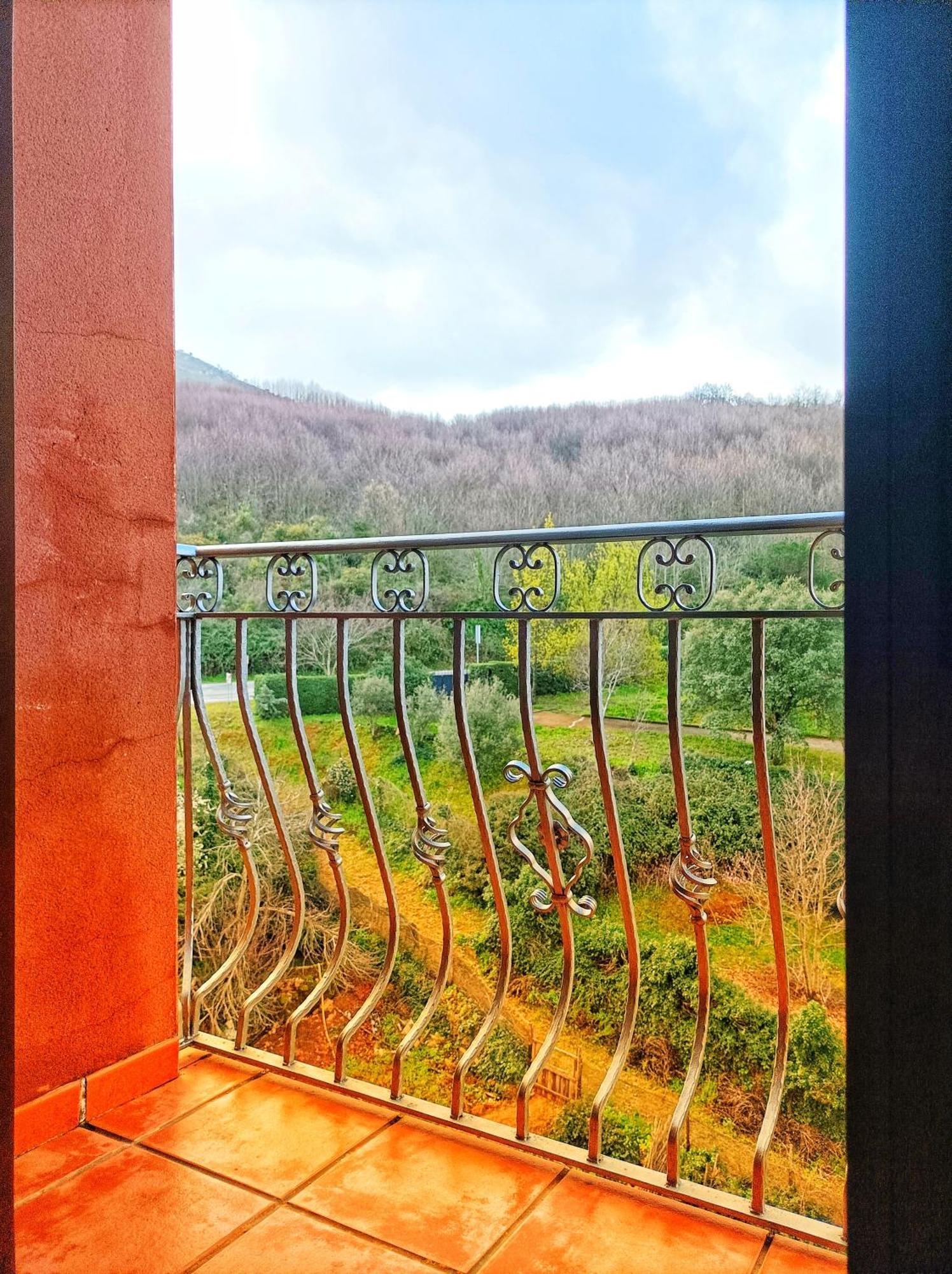 Hostal Restaurante Solaire Castañar de Ibor Exterior foto