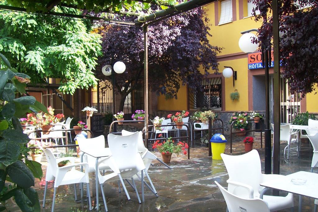 Hostal Restaurante Solaire Castañar de Ibor Exterior foto