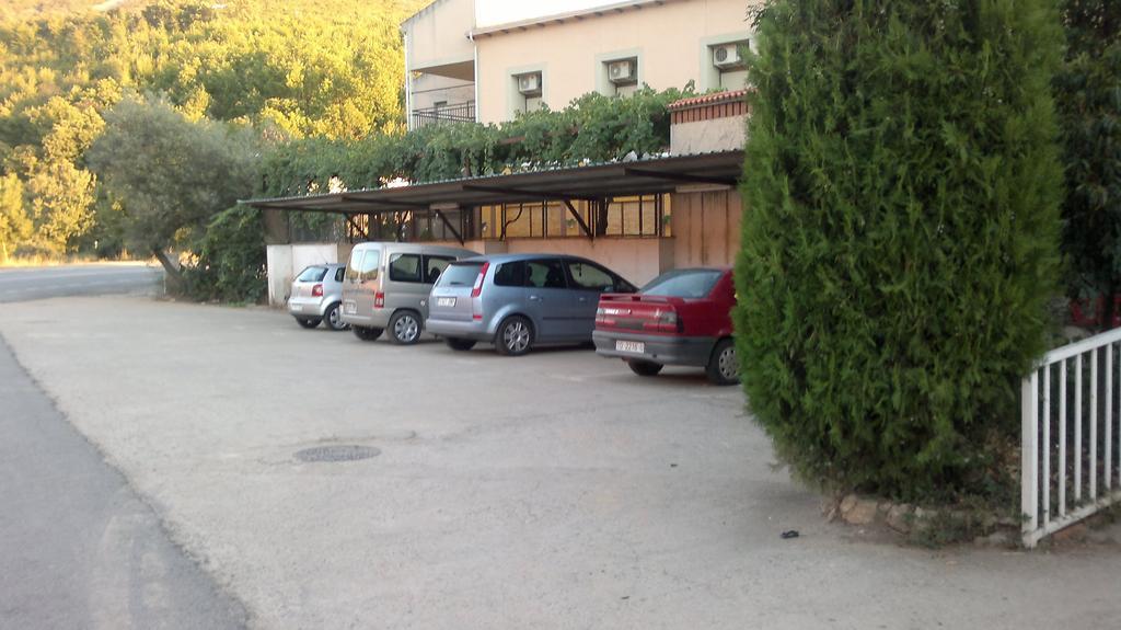 Hostal Restaurante Solaire Castañar de Ibor Exterior foto
