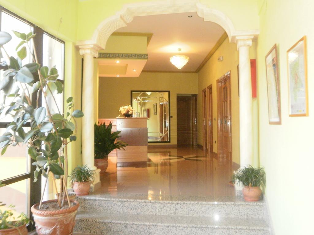 Hostal Restaurante Solaire Castañar de Ibor Exterior foto